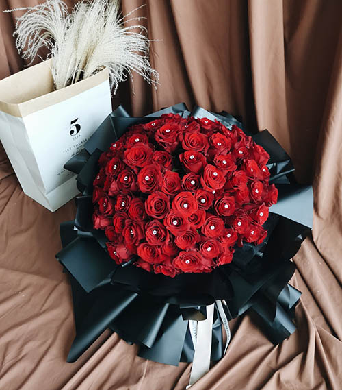 99 Roses Premium Bouquet